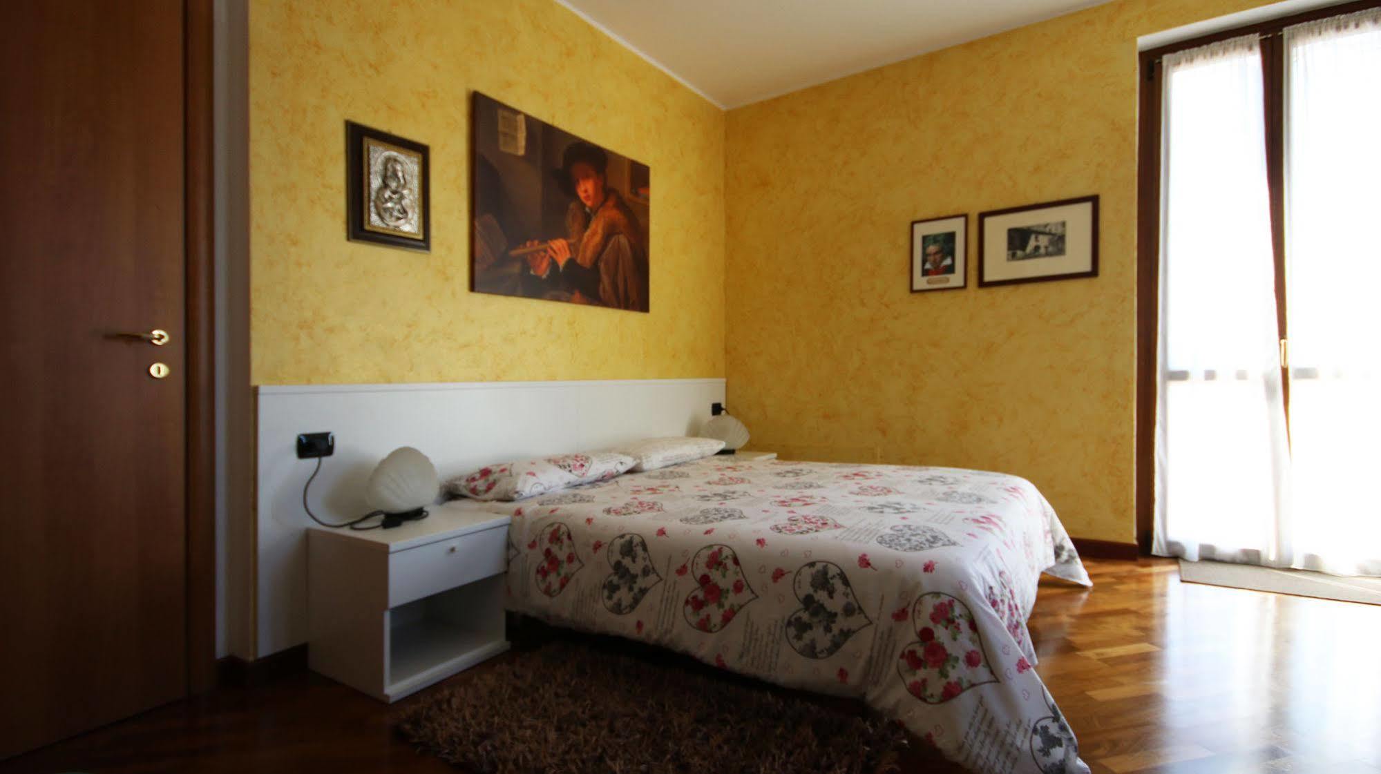 B&B-Foresteria Casa Della Musica Lake Como Mandello del Lario Exterior foto