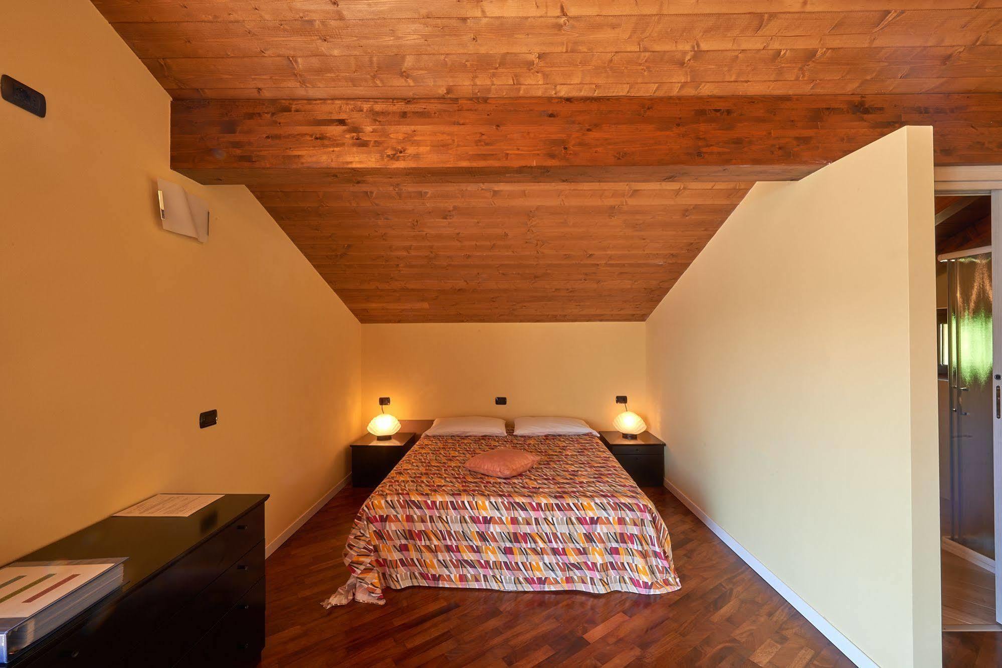 B&B-Foresteria Casa Della Musica Lake Como Mandello del Lario Exterior foto